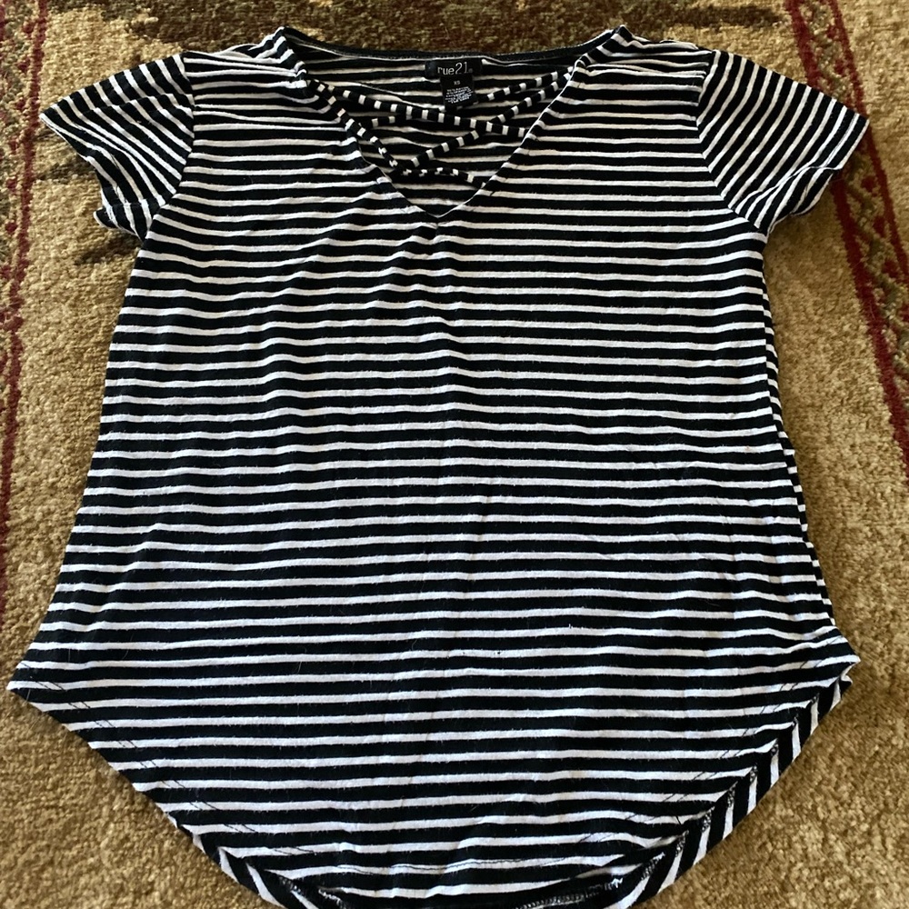 Rue 21 shirt